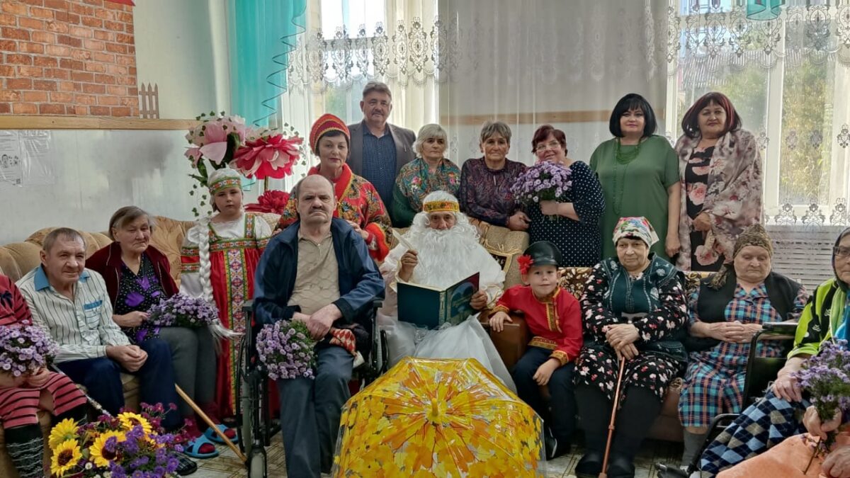 Праздник «Счастливые мгновения осени»В реабилитационном отделении ст. Мигулинской Верхнедонского…