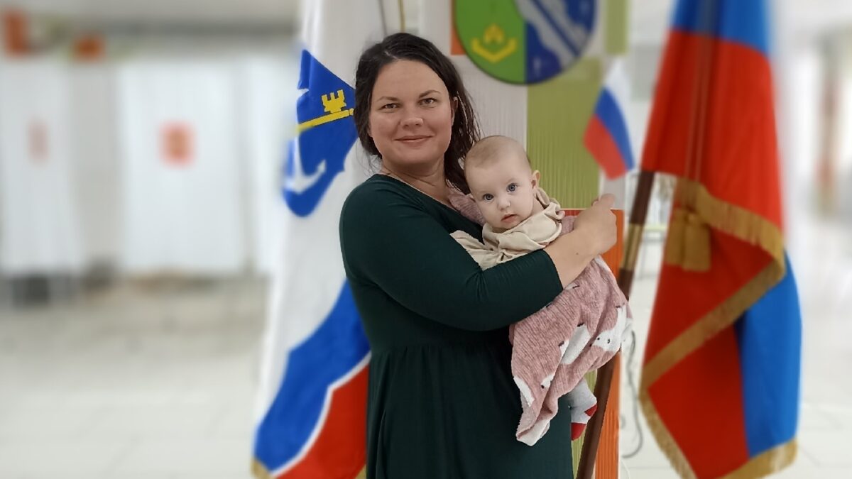 Сила Кукрыниксов: художники создают исторический стрит-арт