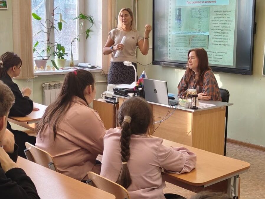 У Победы наши лица