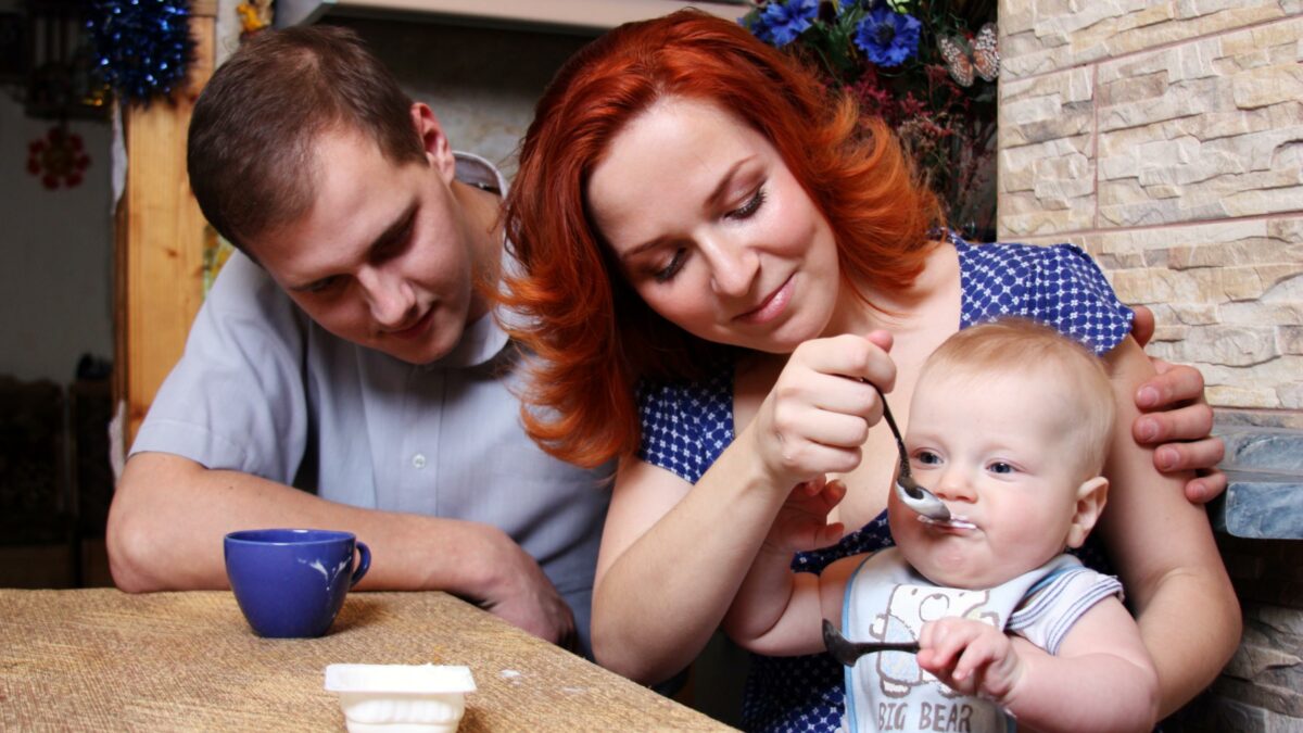 Мытьё посуды должно быть оплачено? Будут ли мужчины спонсировать жён-домохозяек