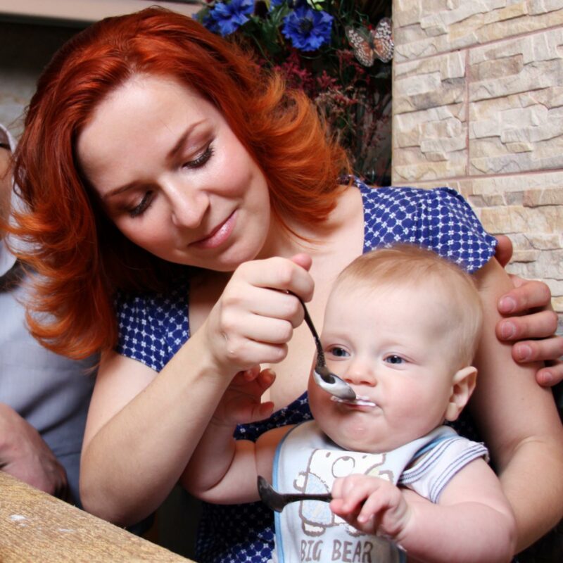 Мытьё посуды должно быть оплачено? Будут ли мужчины спонсировать жён-домохозяек