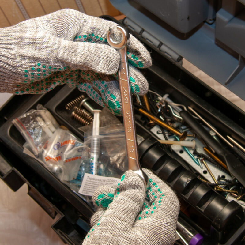 Герметик и отвёртка: 20 вещей, которые обязательно нужно иметь дома