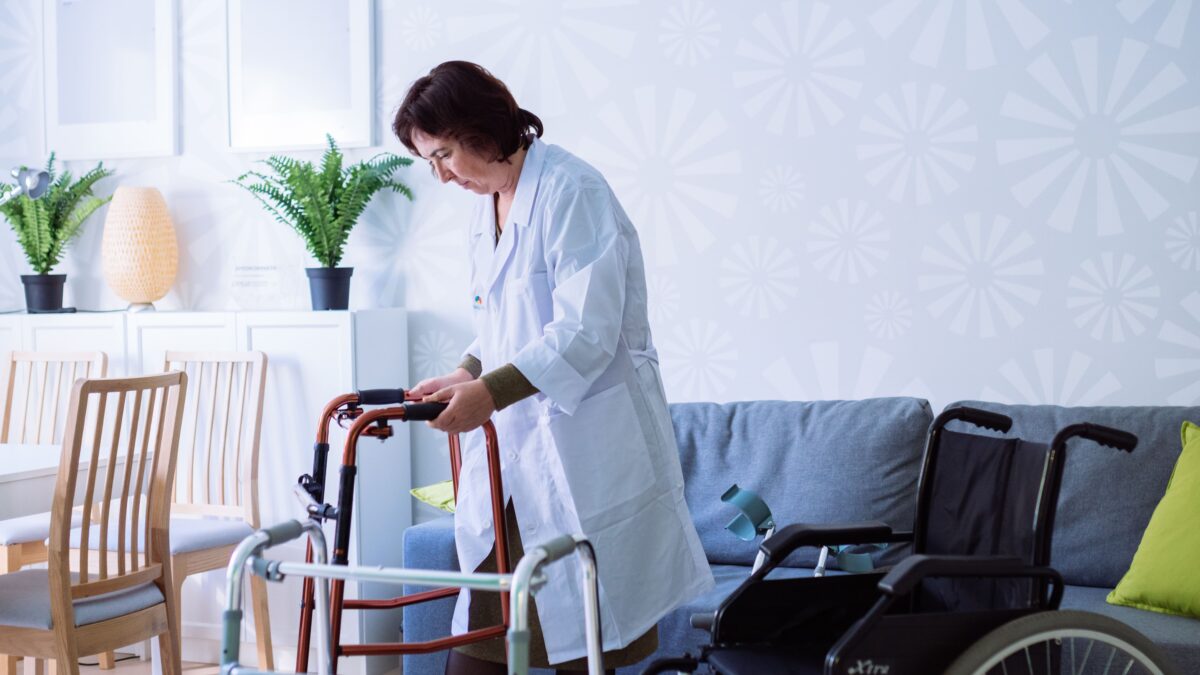 Фонд борьбы с инсультом ОРБИ открыл приём заявок на помощь в оплате реабилитации