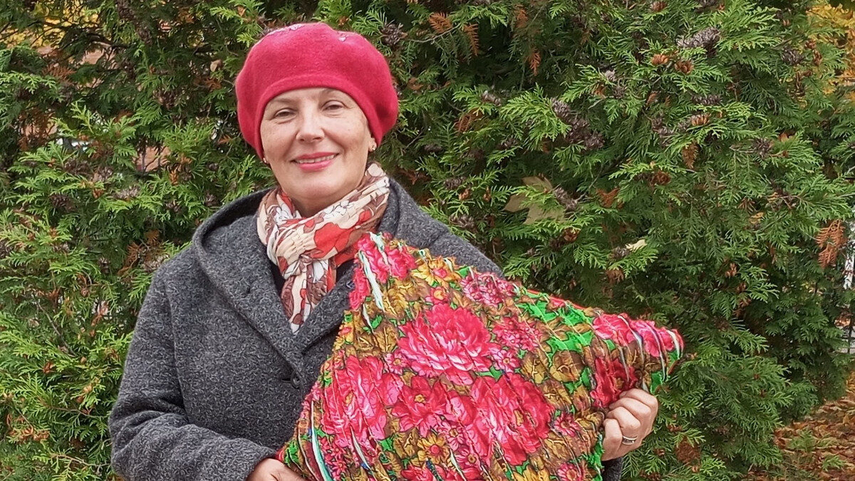 «Каждый лоскуток был на вес золота»: рукодельница дарит вторую жизнь старинным платкам