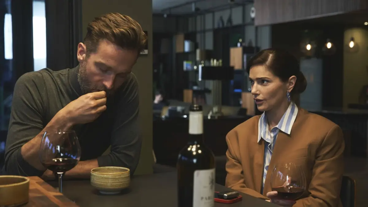 Кадр из сериала «Бывшая жена» / Кинопоиск 