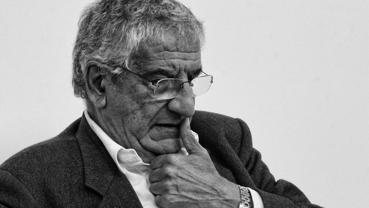 «Когда человек оказывается в беде – это касается всего человечества»: умер Ксавье Эммануэлли