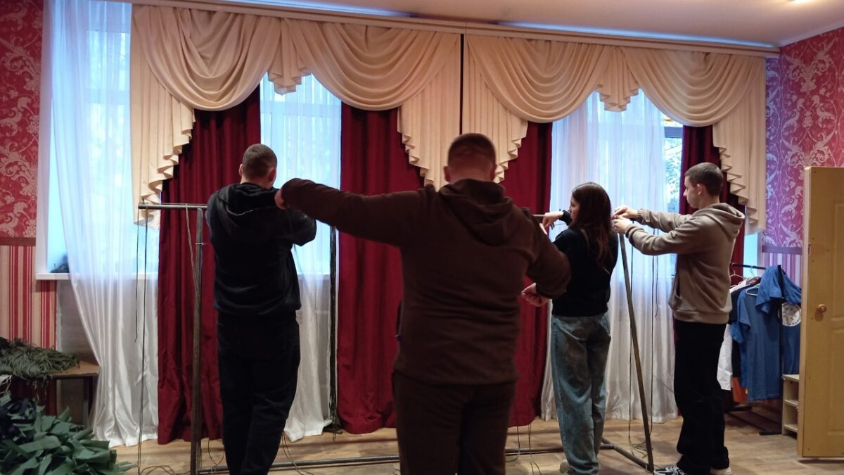 Плетём антидроновые шторки — куем Победу вместе! 11.11.2025г.