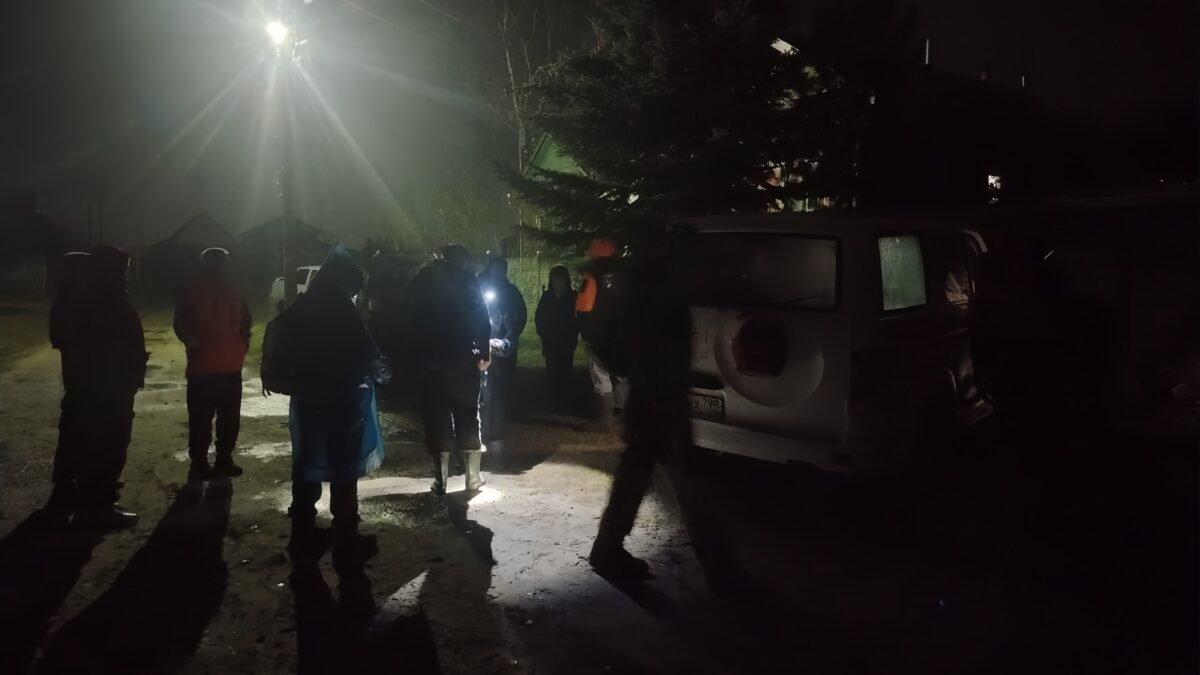 «Вся сырая и без сил»: 84-летнюю пенсионерку вывели из болот волонтёры