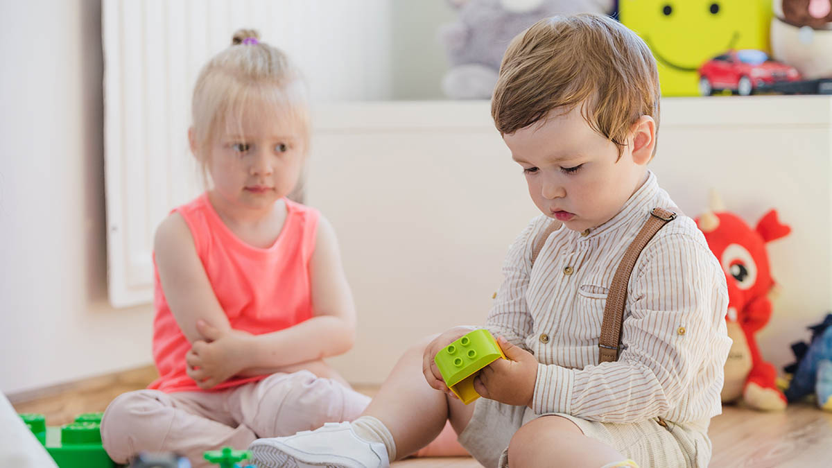 Ребёнок не хочет делиться: жадность или естественный этап развития? Как реагировать родителям