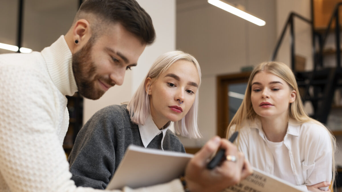 Каждый второй молодой человек в России хочет стать наставником