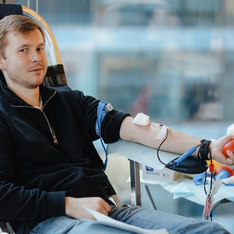 Россияне во всех регионах страны примут участие в донорской акции