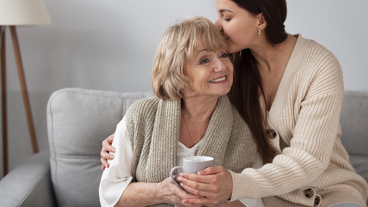 Всё о Дне матери в России-2025: дата празднования, история, подарки и поздравления 