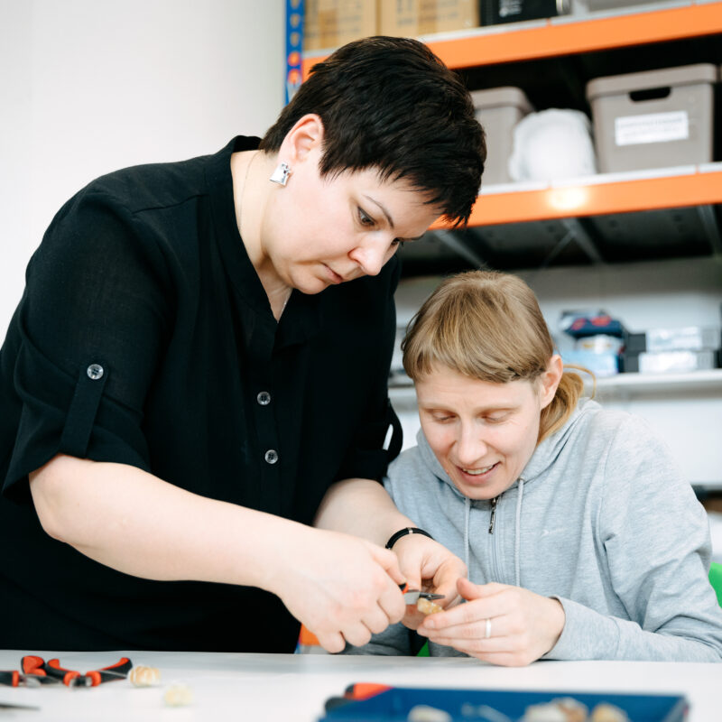 100% самореализации: москвичи с инвалидностью находят призвание в интеграционных мастерских НКО 