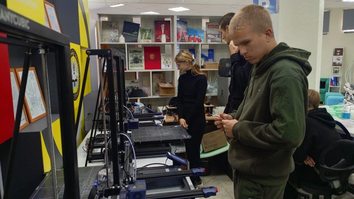 Пластик Победы: молодёжь меняет будущее