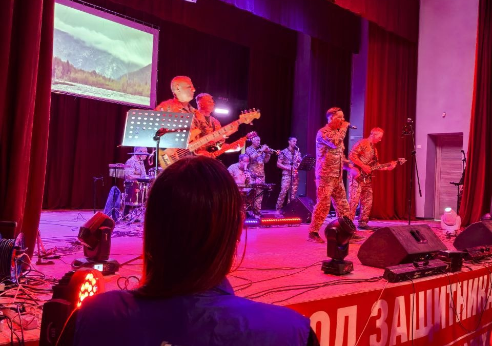 Рок-группа «МыЕстьМы» зажгла на сцене в Засопке