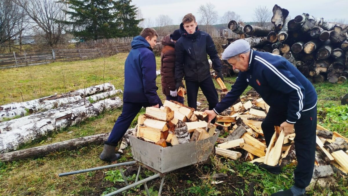Надежный тыл и доброе слово.