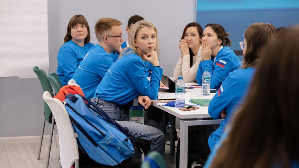 В Архангельске завершилась программа научного волонтёрства «Волна»