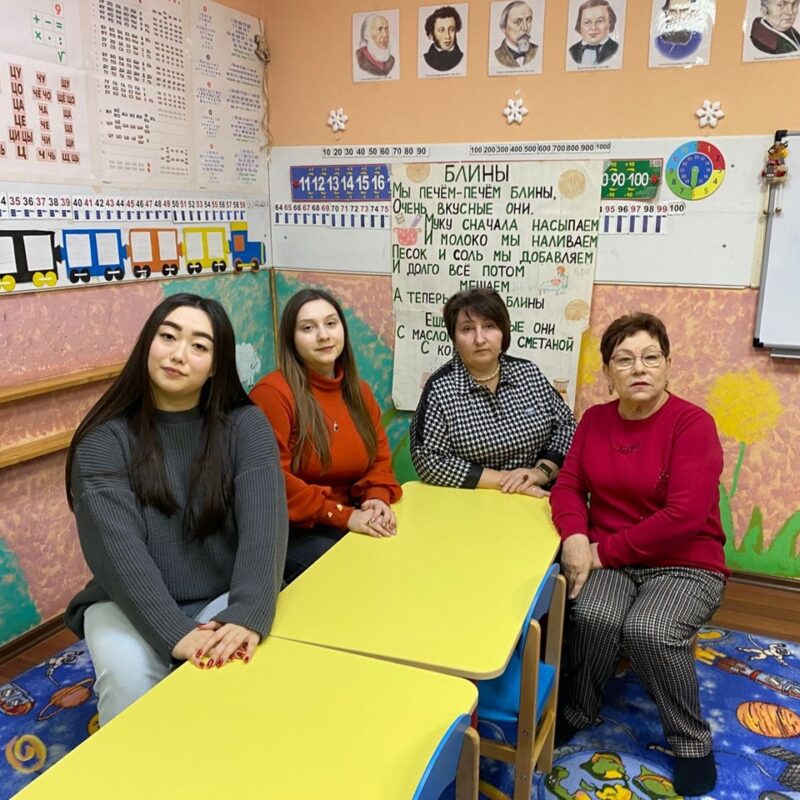 «Малыши очень любят наших бабушек»: педагоги-пенсионеры стали наставниками для студентов