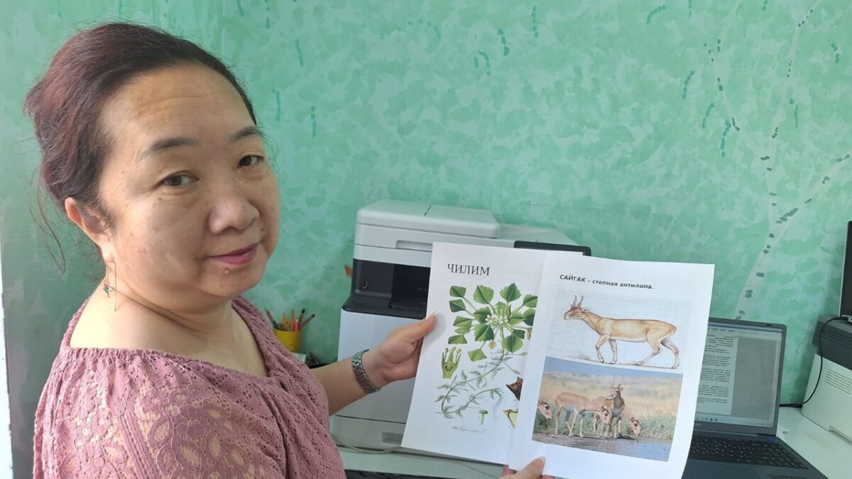 Учителя-пенсионеры помогают детям и молодым педагогам