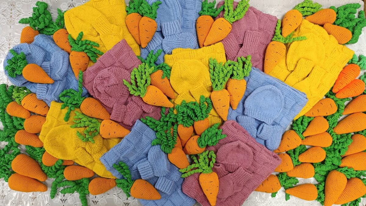 Акция «Нить добра: вяжем для недоношенных малышей»