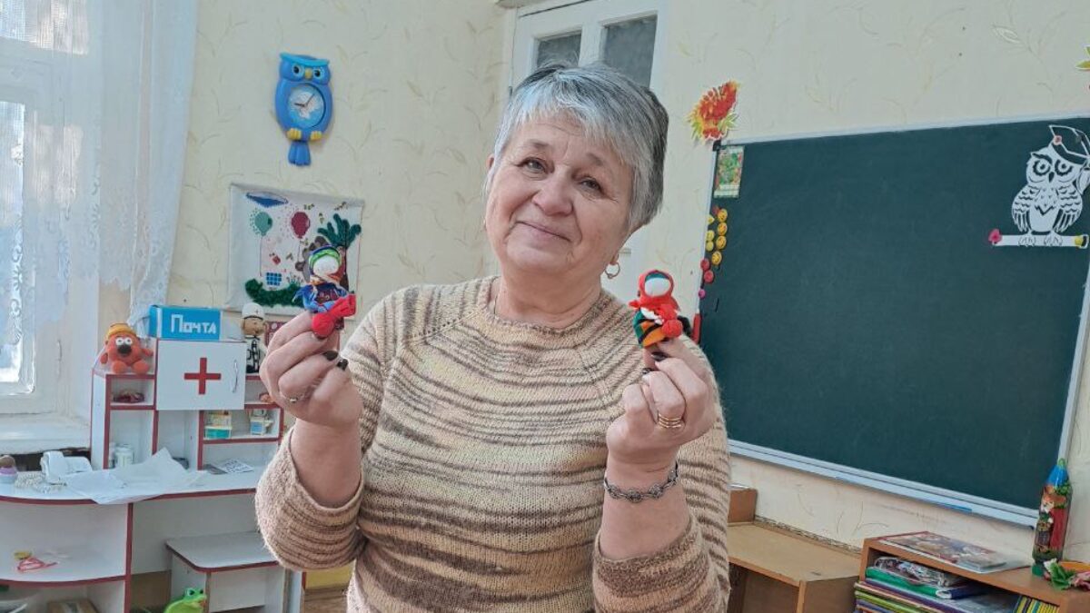 «Я заболела этим видом рукоделия»: мастерица создаёт шедевры из старых вещей