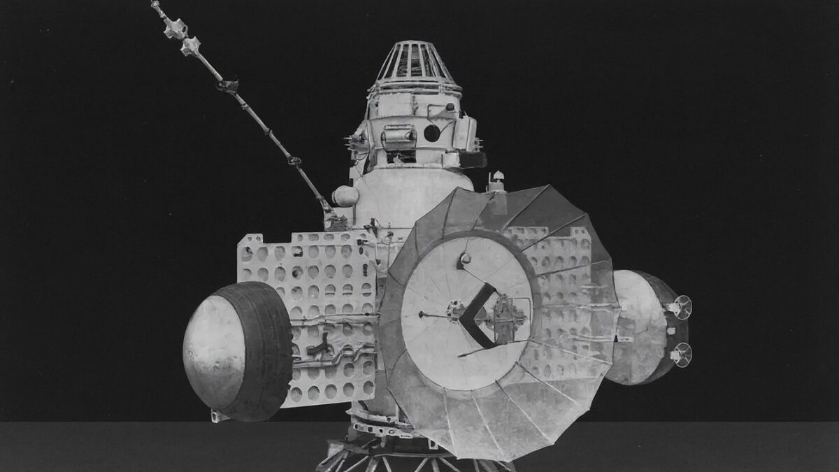 Тайная разработка СССР? «Инопланетный» зонд преследует Землю – что на самом деле он скрывает