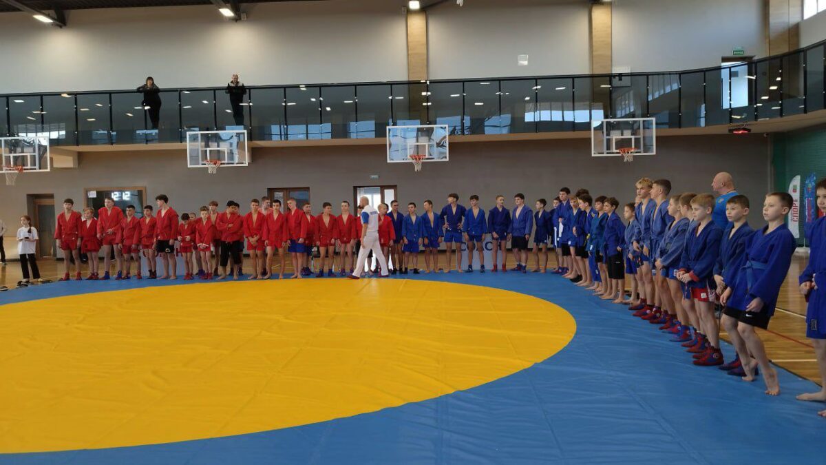 В Мелитополе прошло яркое спортивное событие, посвящённое Всероссийскому Дню самбо!