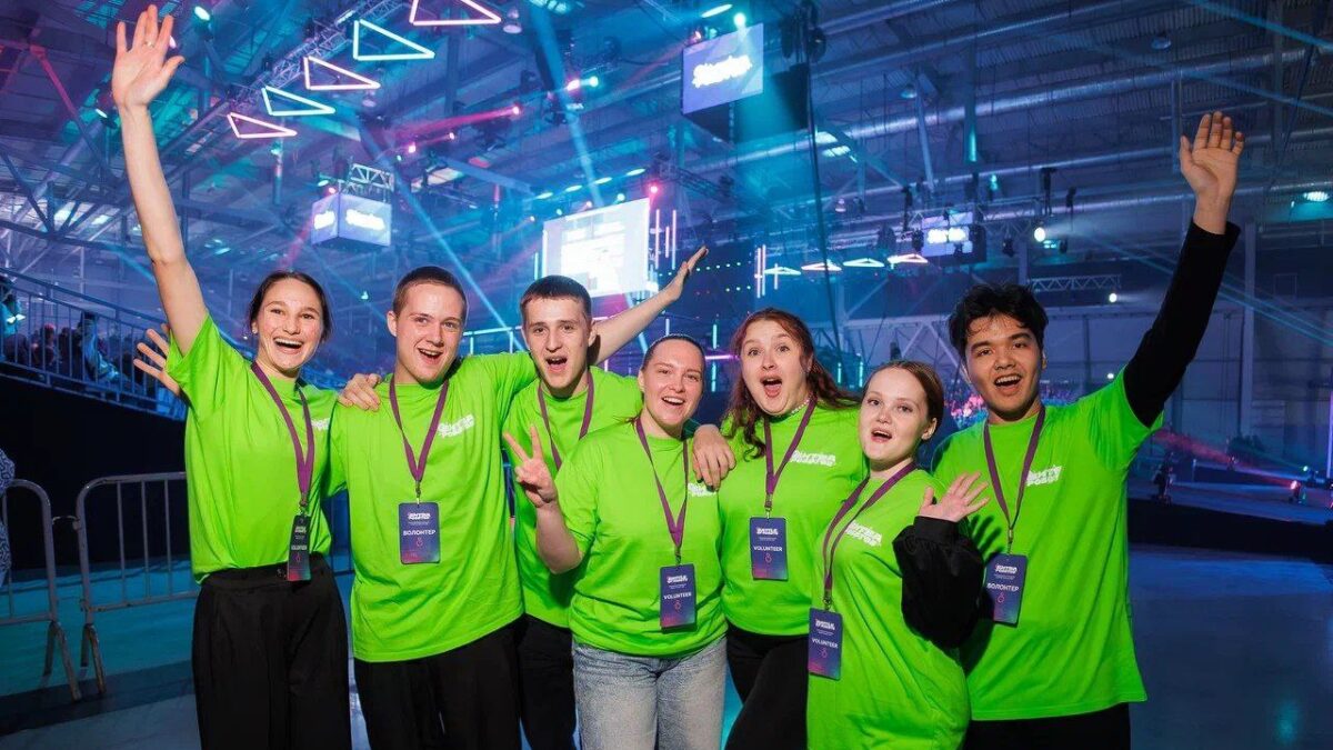 Волонтёры стали частью масштабного события: как прошел Международный чемпионат по битве роботов