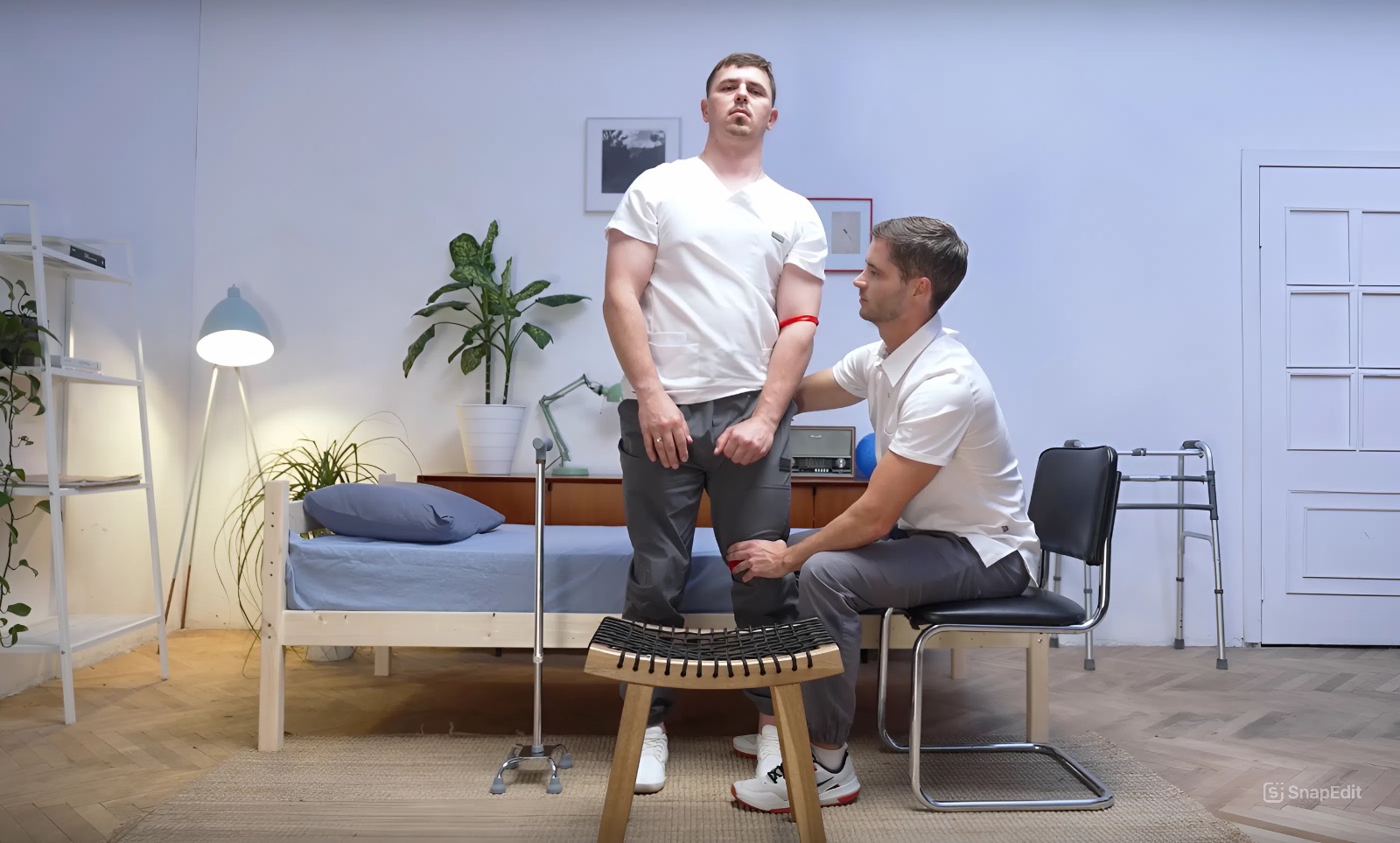 Как вставать после инсульта? Упражнения для дома от эксперта фонда ОРБИ