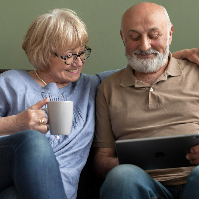 Получить пенсионное удостоверение теперь проще: что изменилось? Объяснили в Соцфонде