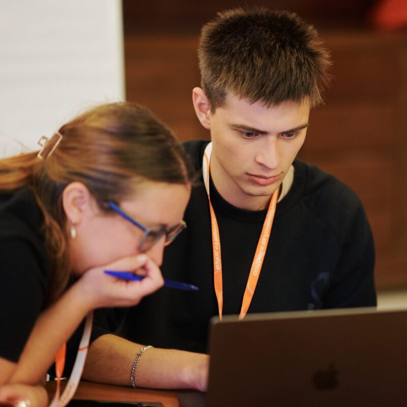 Как упростить работу НКО с помощью нейросетей? 11 полезных шаблонов для разных задач