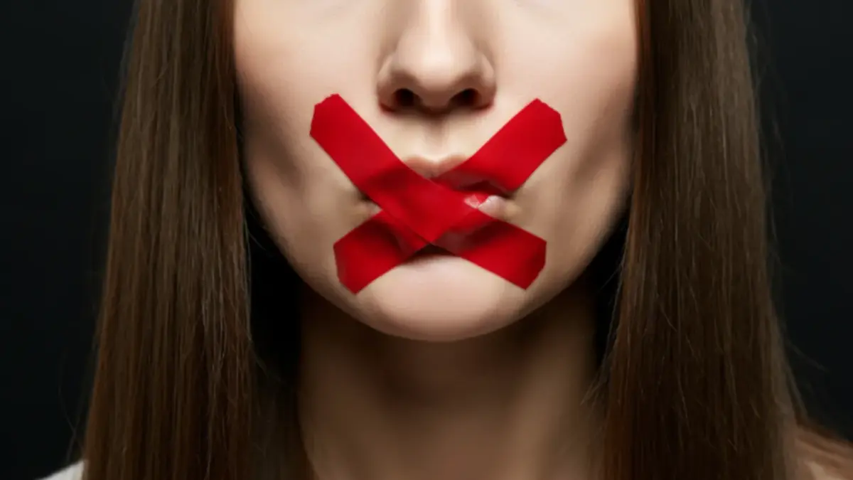 Почему люди ругаются матом: основные причины