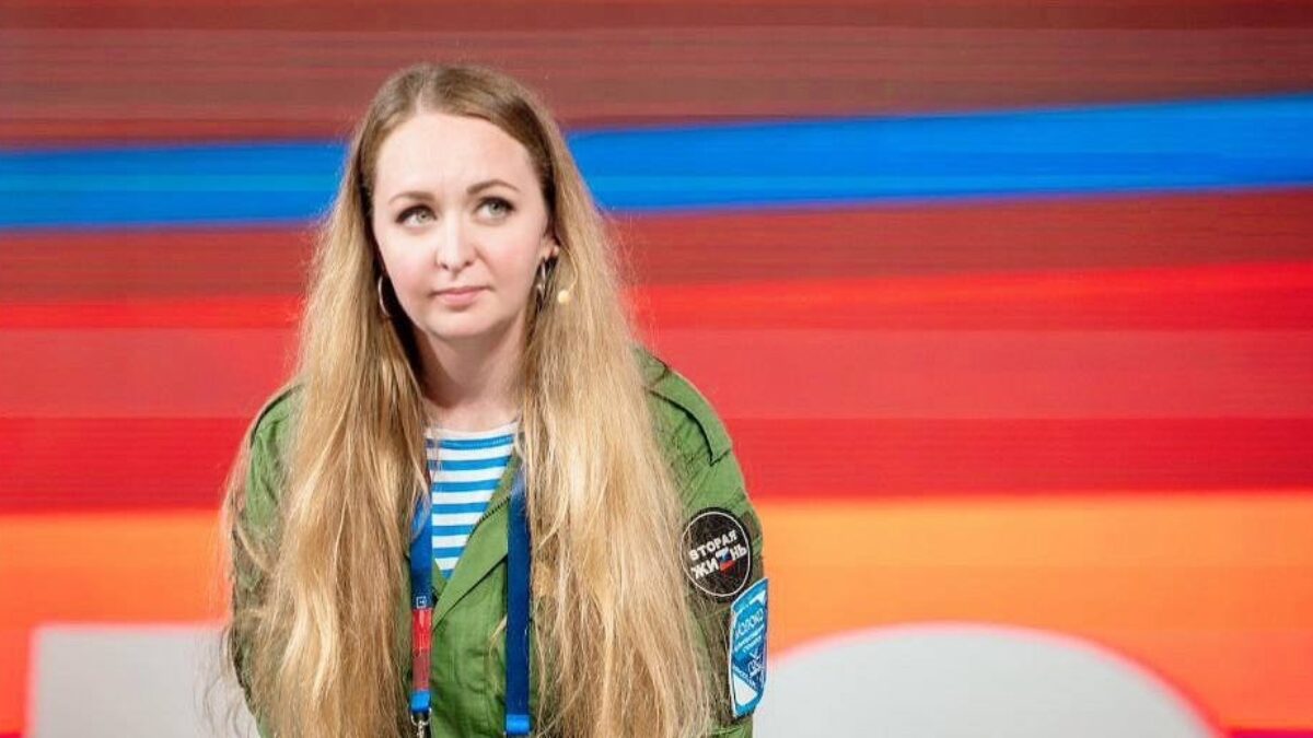 «Справиться с унынием помогают люди»: художник-конструктор девять лет спасает людей из приграничья