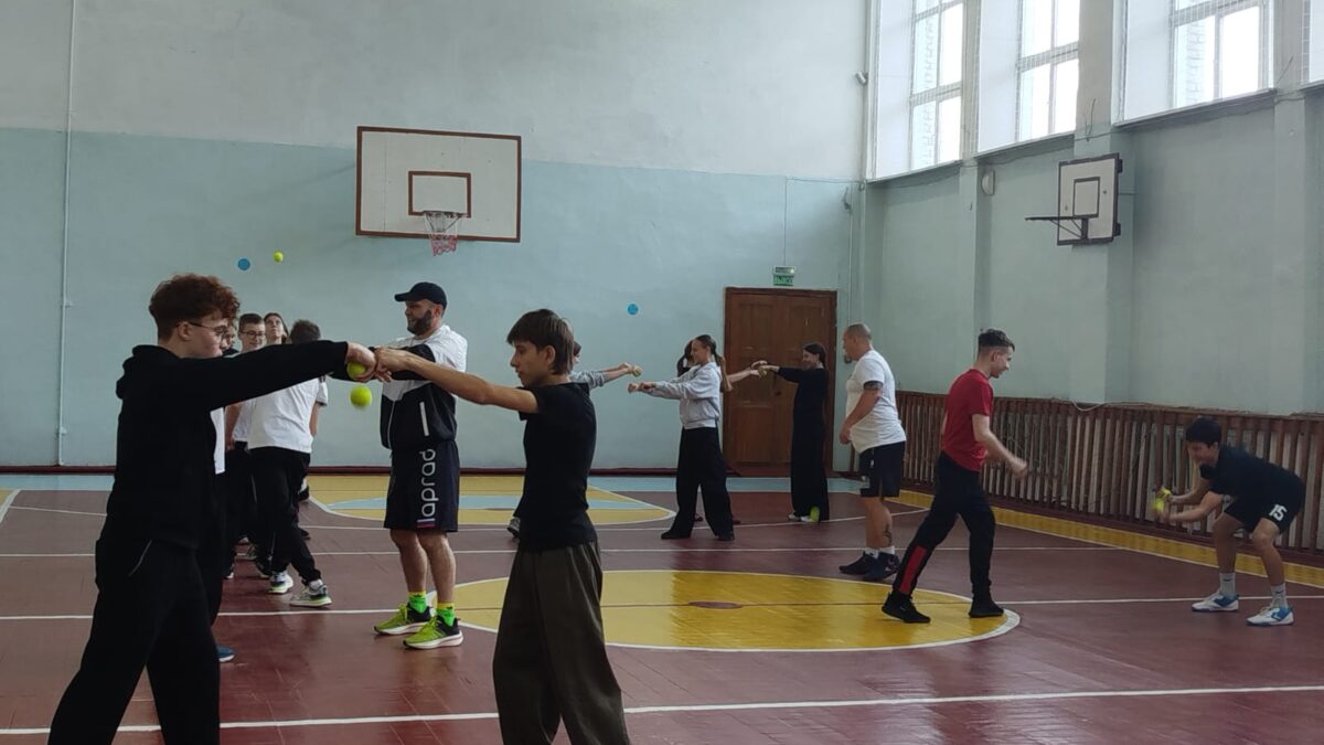 «Вместе в здоровое будущее»: Спортивный праздник объединил школы Новоалтайска