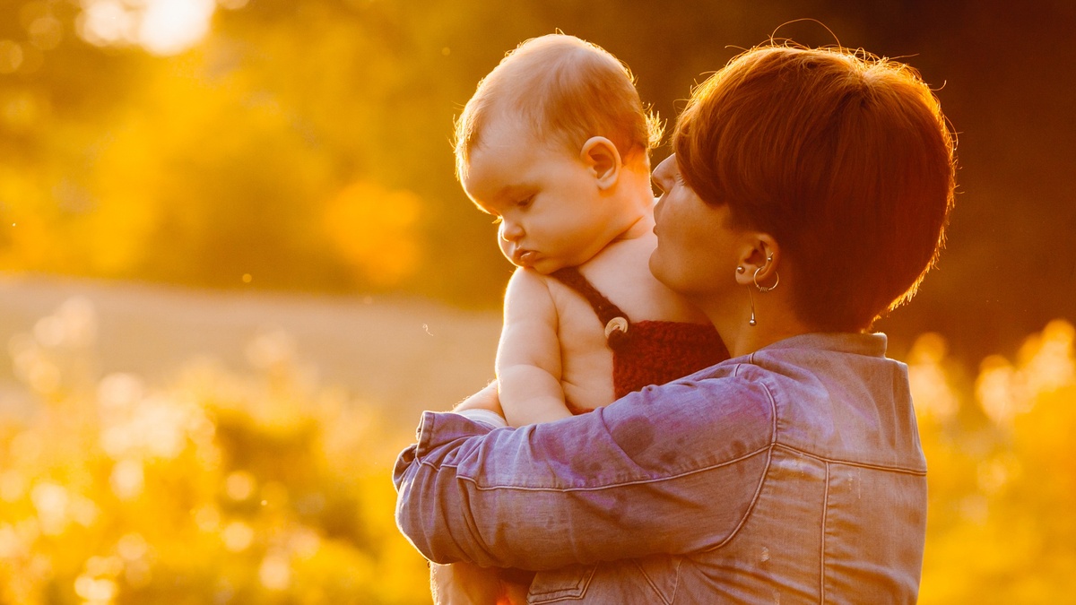 День сына-2025: история, традиции, идеи подарков и поздравления