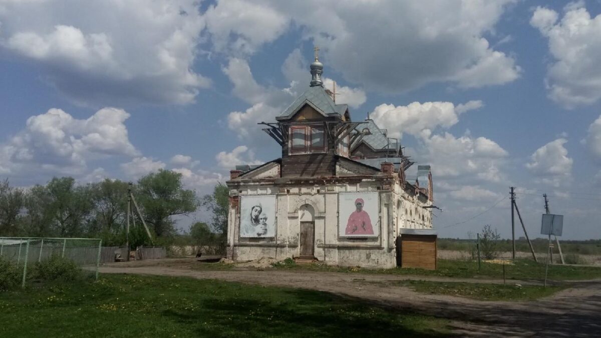 Хранители наследия: фонды, которые спасают храмы в России