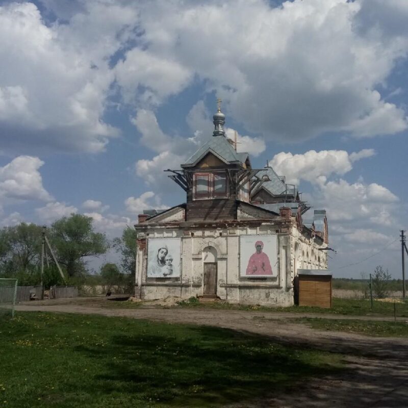 Хранители наследия: фонды, которые спасают храмы в России