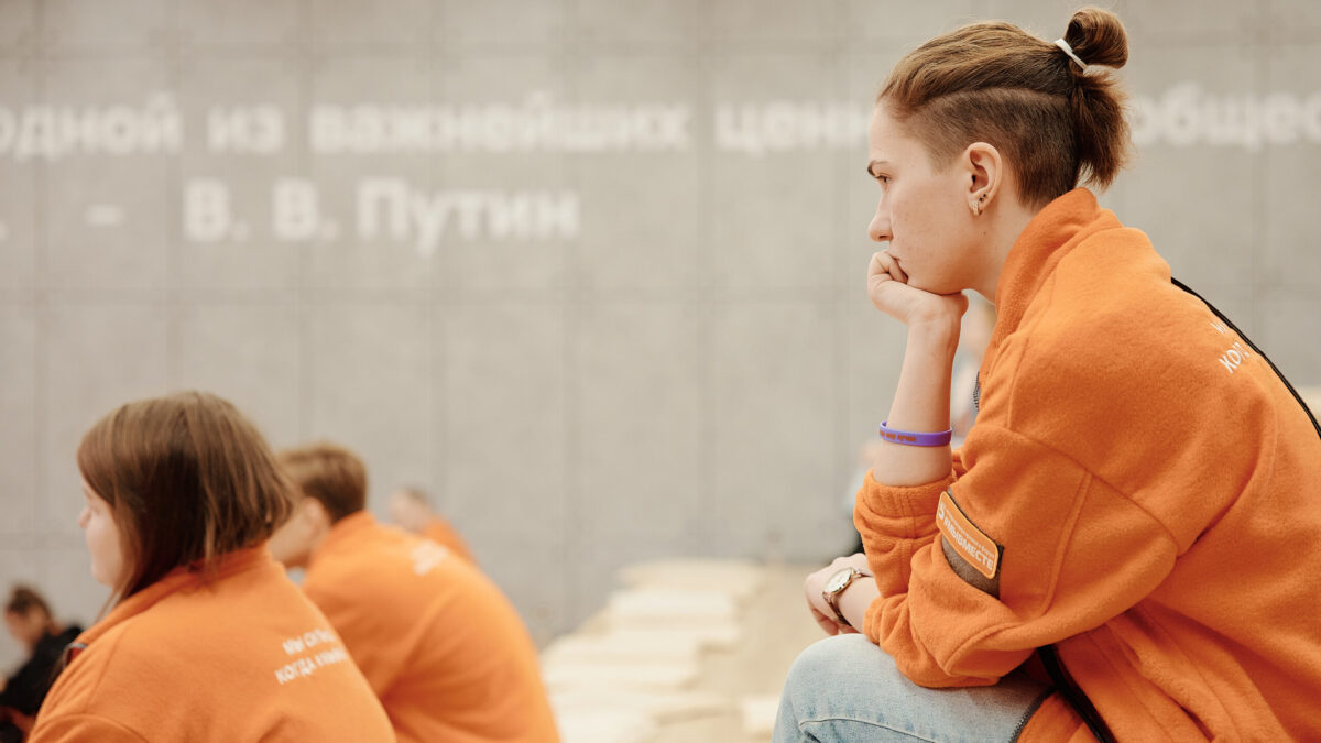 Онлайн-волонтёрство: 15 вакансий с платформы Добро.рф