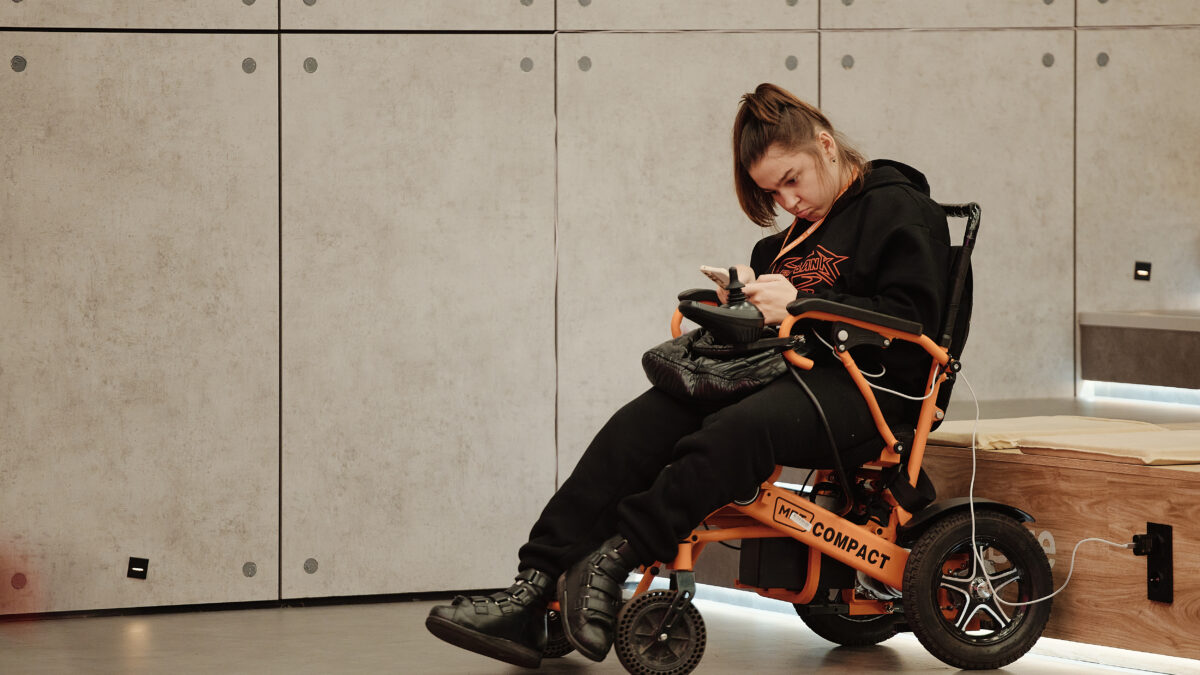 Онлайн-волонтёрство: 15 вакансий с платформы Добро.рф