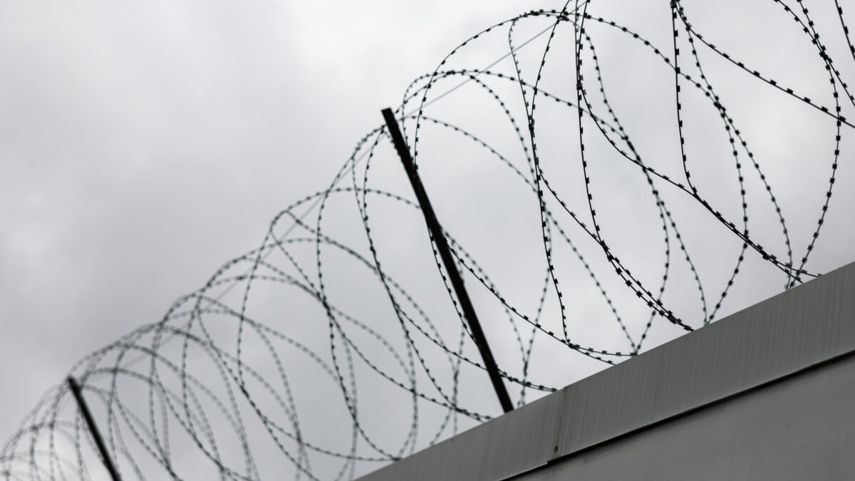 Мошенники придумали под Новый год новые схемы: где искать подвох?