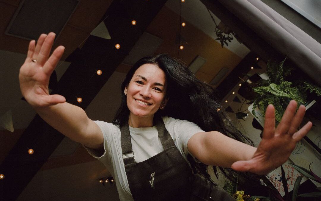 «Это был очень сложный выбор»: предпринимательница создала в закрытом городе пространство свободы