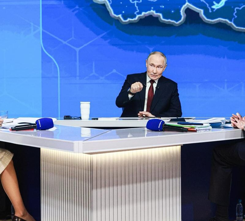 «Ни с кем не обсуждайте вопрос денег и имущества»: Владимир Путин о мошенниках