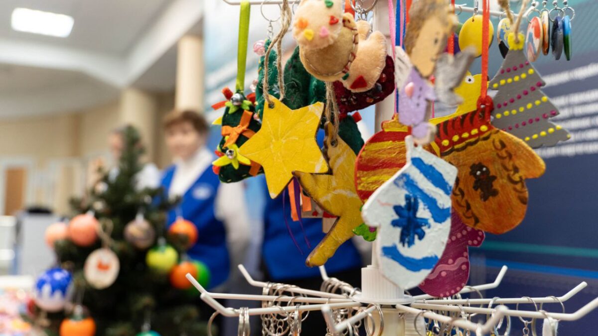 Благотворительный проект «Творчество во благо»: новогоднее творчество и добрые дела