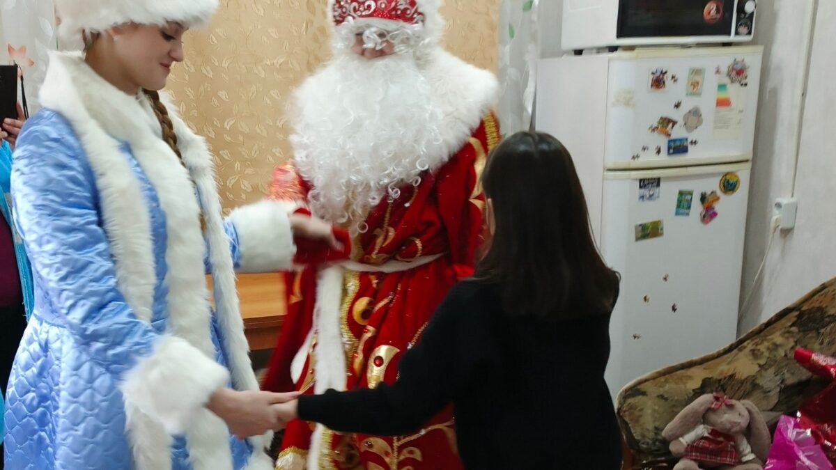 Подарим детям Новый год