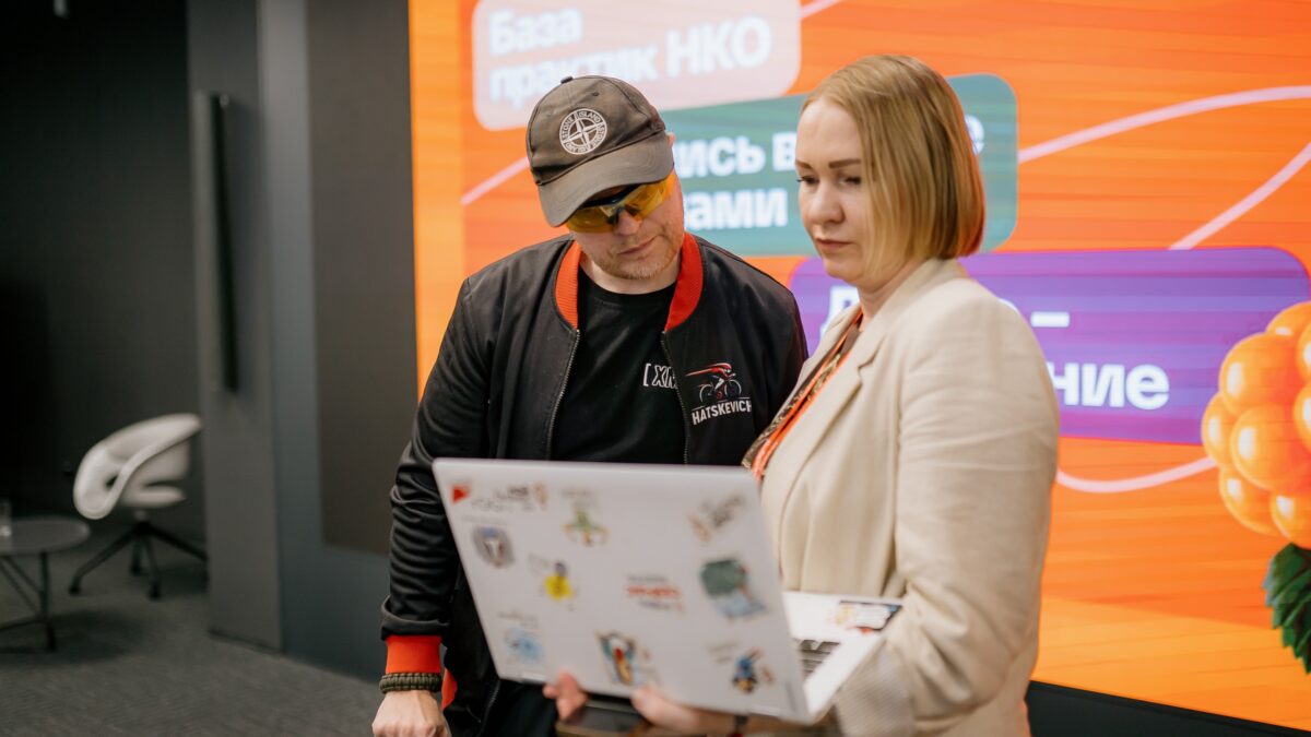 Помощь НКО: 10 фондов, которые поддерживают другие фонды