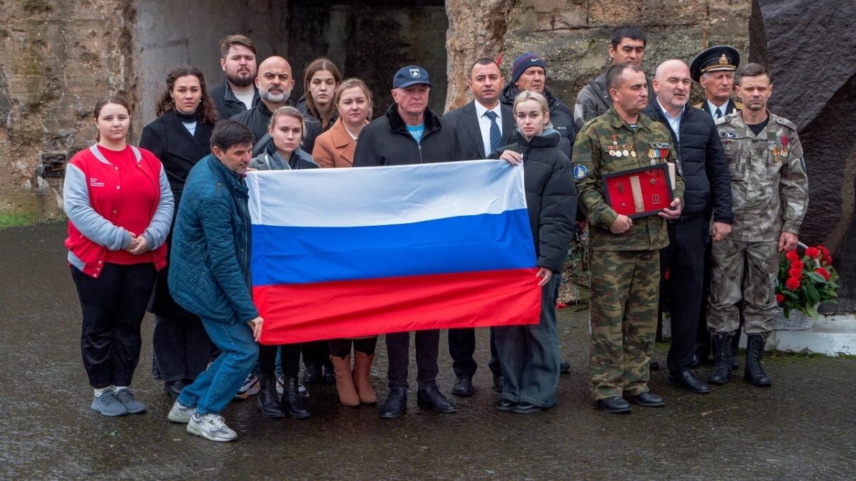 Молодёжь Севастополя присоединилась к памятному мероприятию