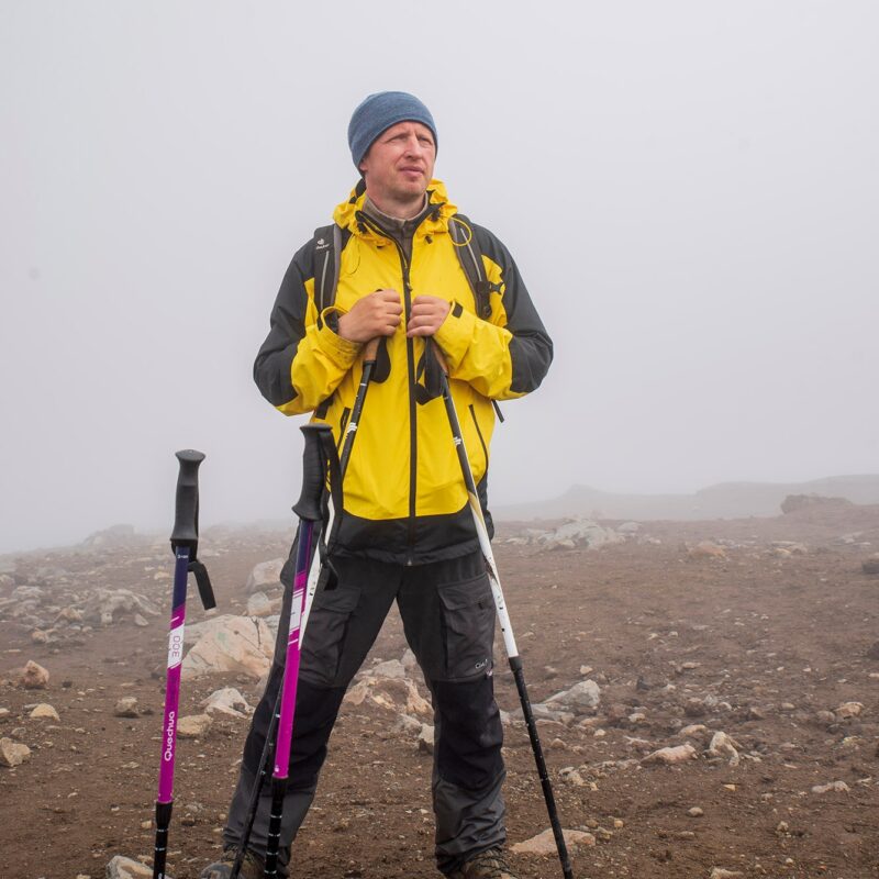 Волонтёр помогает учёным наблюдать за природой