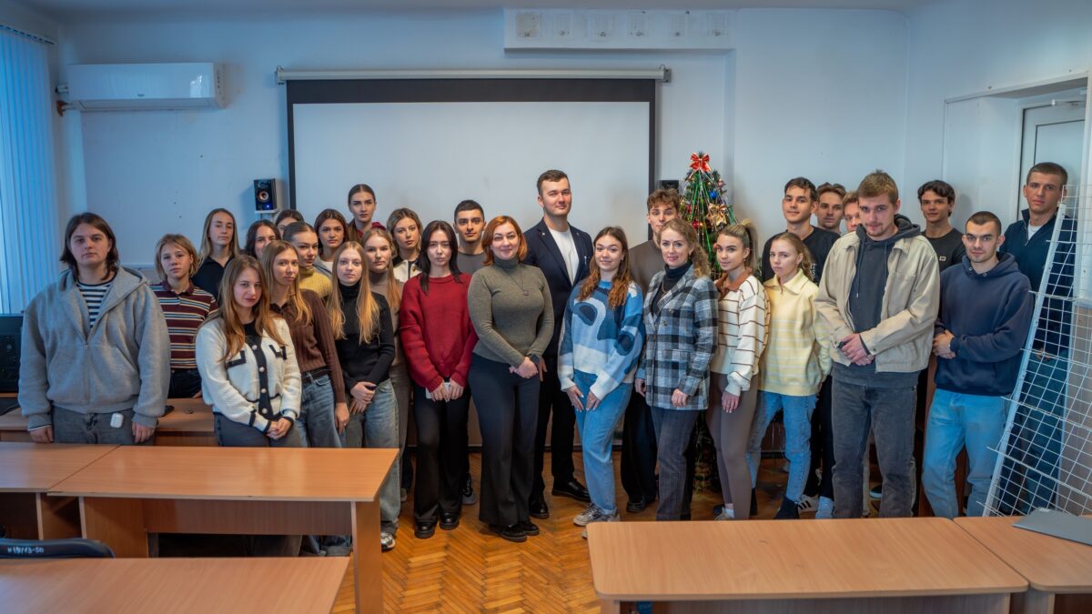 Молодежь Севастополя на встрече с депутатом