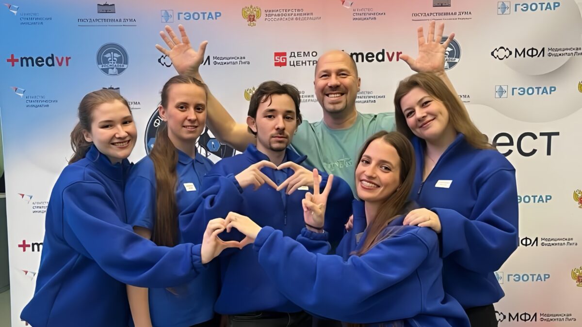 Один рейс – три вызова: студенты-медики не растерялись и пришли на помощь пассажирам самолёта