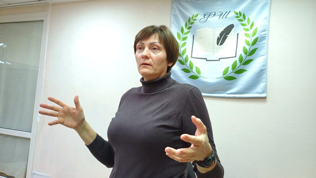 Воспитание служением: тюменская многодетная мама увлекла подростков больничным волонтерством